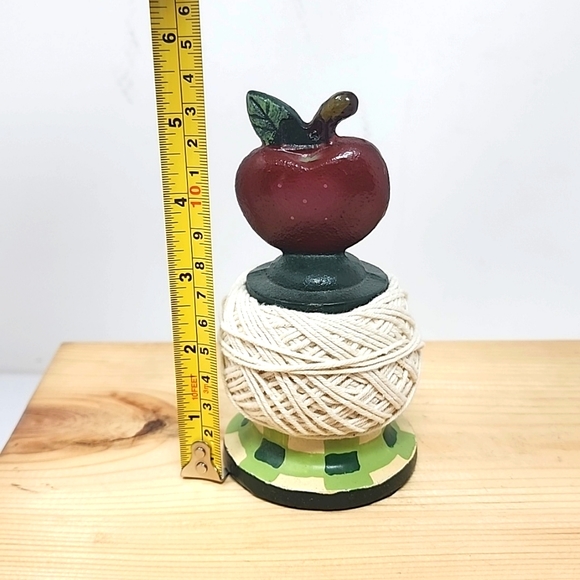 Cast Iron String Holder Apple - Picture 3 of 4